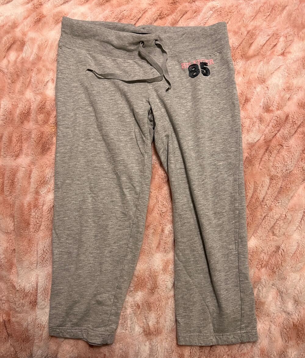 Tommy Hilfiger Women’s Medium Gray Capri Sweatpants Hilfiger 85 Drawstring